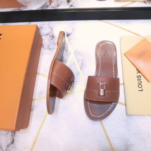 l0*is-V*t0n-lock-slippers-6