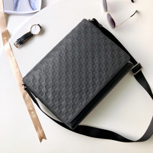 l0*is-V*t0n-messenger-bag-4