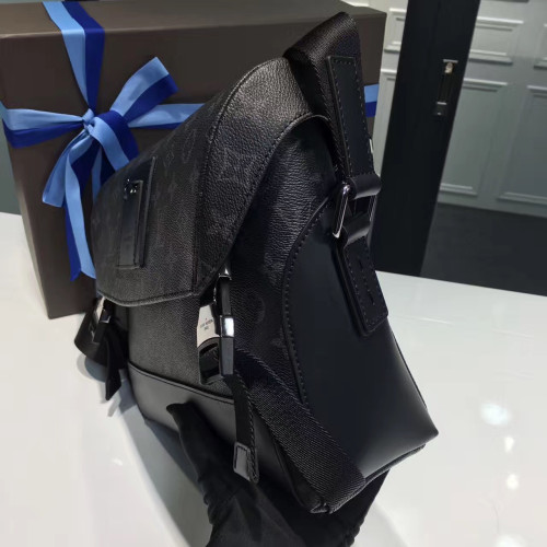 l0*is-V*t0n-messenger-voyager-replica-bag