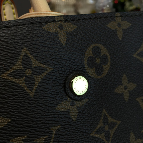 l0*is-V*t0n-montaigne-bb-replica-bag-4