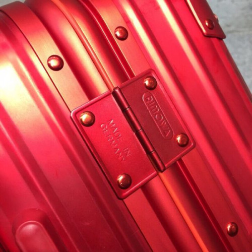 l0*is-v*t0n-rimow-S*p*e-travel-box
