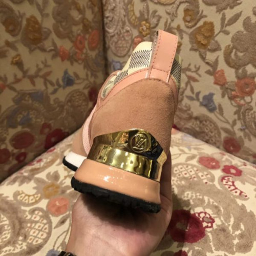 l0*is-V*t0n-run-away-sneaker-8
