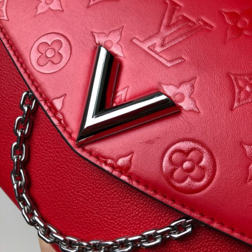 l0*is-V*t0n-saddle-bag
