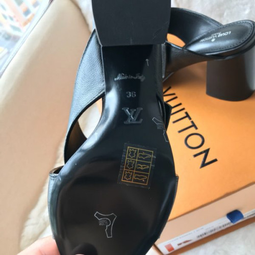 l0*is-V*t0n-sandals-2