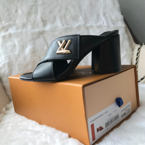 l0*is-V*t0n-sandals-2