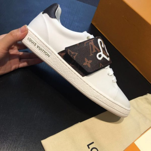 l0*is-V*t0n-sneakers-10