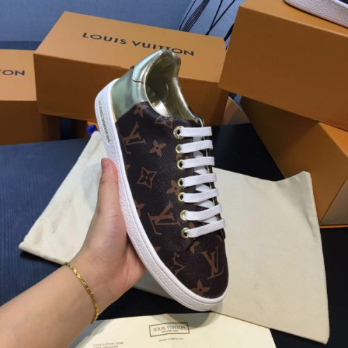 l0*is-V*t0n-sneakers-13