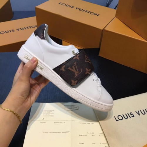 l0*is-V*t0n-sneakers-15