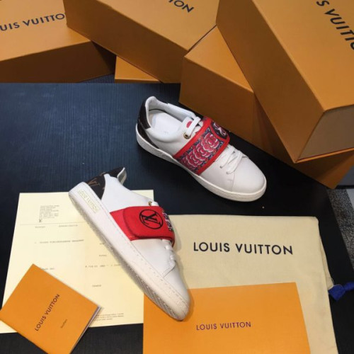 l0*is-V*t0n-sneakers-16