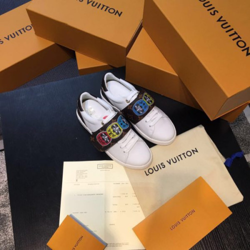 l0*is-V*t0n-sneakers-17