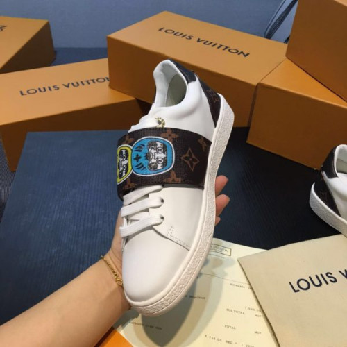 l0*is-V*t0n-sneakers-17