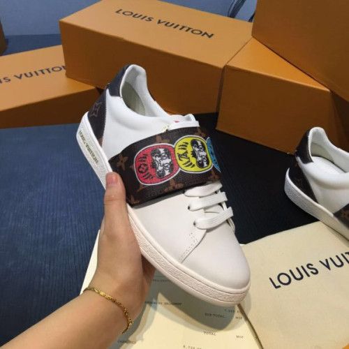 l0*is-V*t0n-sneakers-17