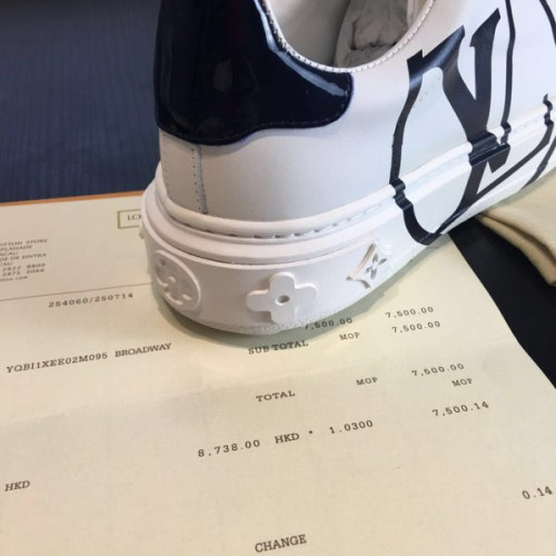 l0*is-V*t0n-sneakers-3
