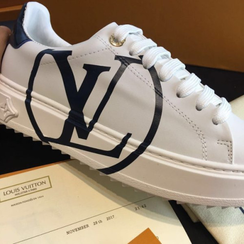 l0*is-V*t0n-sneakers-3