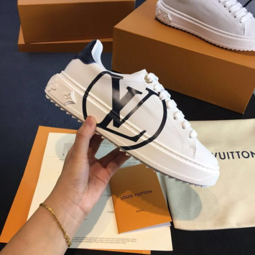 l0*is-V*t0n-sneakers-3