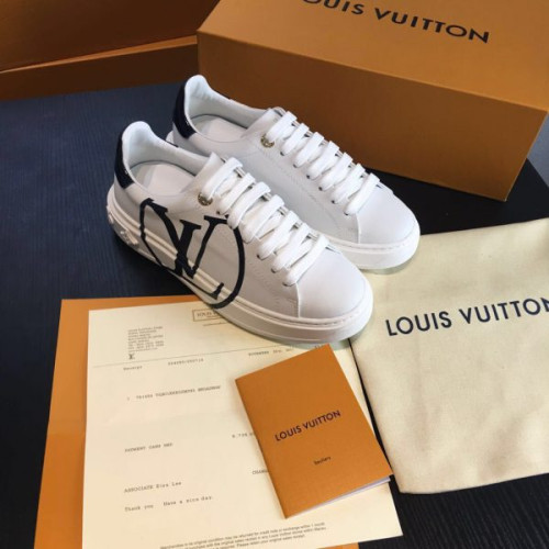 l0*is-V*t0n-sneakers-3