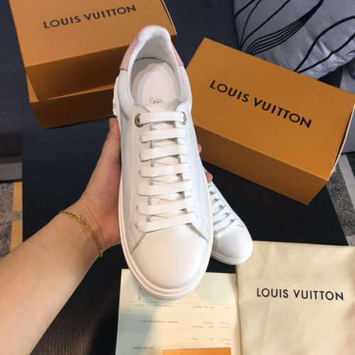 l0*is-V*t0n-sneakers-4
