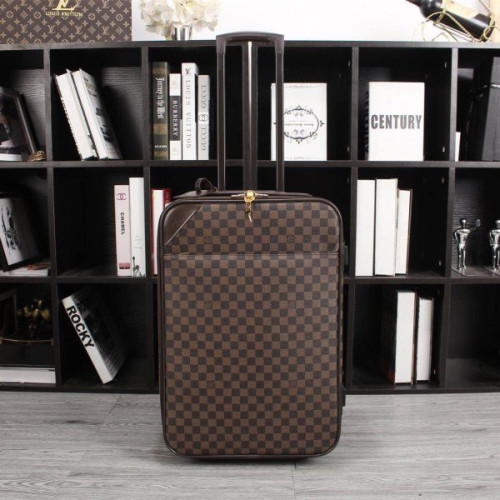 l0*is-V*t0n-travel-box-2