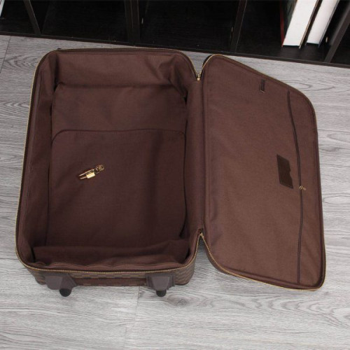 l0*is-V*t0n-travel-box-2