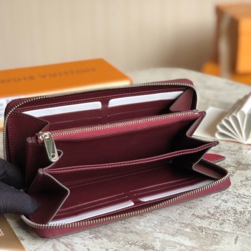 l0*is-V*t0n-wallet-40