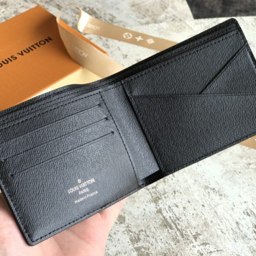 l0*is-V*t0n-wallet-52