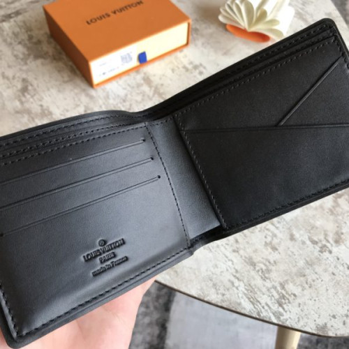 l0*is-V*t0n-wallet-57
