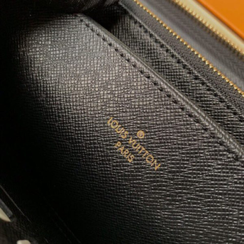 l0*is-V*t0n-wallet-79