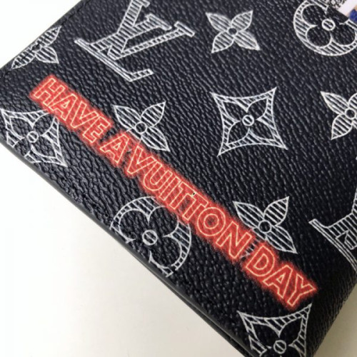 l0*is-V*t0n-wallet-small-2
