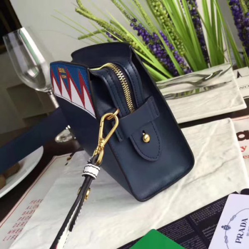 Pra*a-bag-103