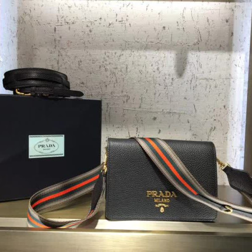 Pra*a-bag-107