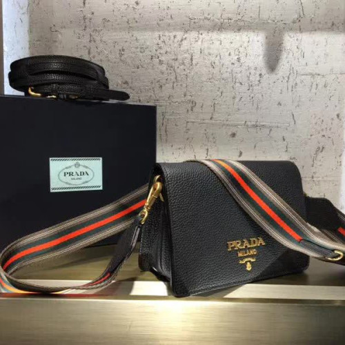 Pra*a-bag-107
