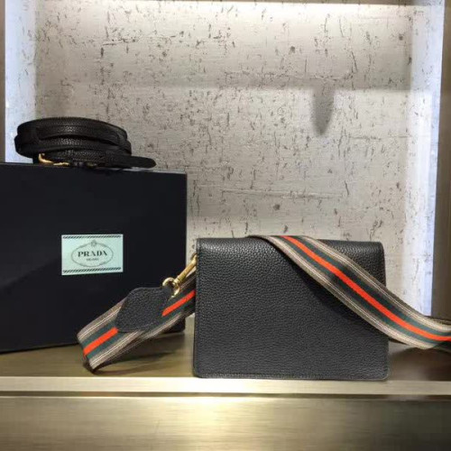 Pra*a-bag-107