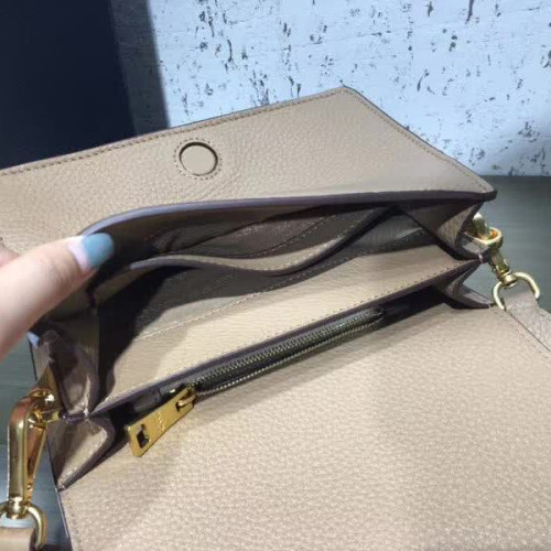 Pra*a-bag-108