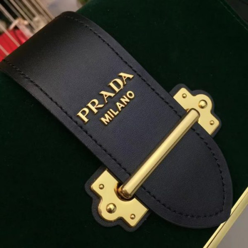 Pra*a-bag-115