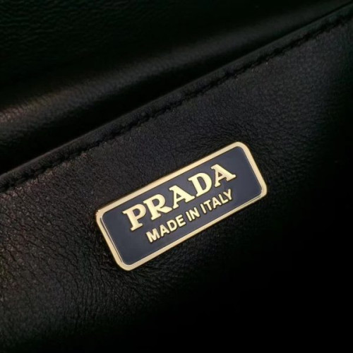 Pra*a-bag-116
