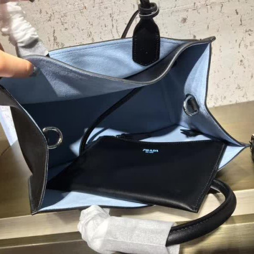 Pra*a-bag-119