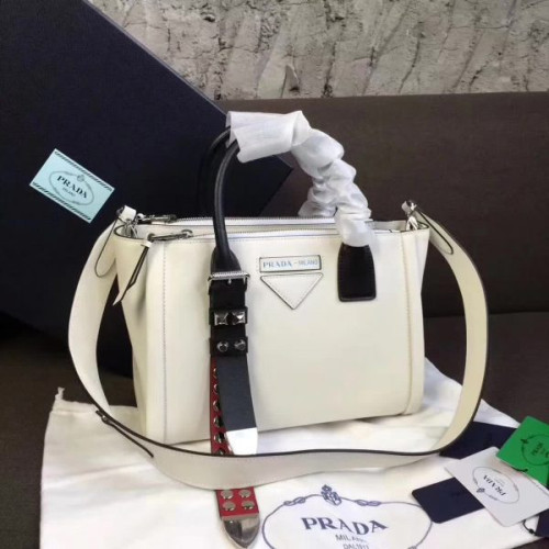 Pra*a-bag-122