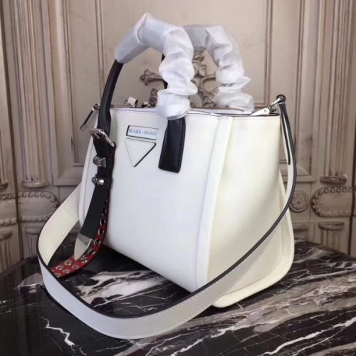Pra*a-bag-122