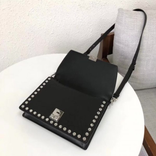 Pra*a-bag-157