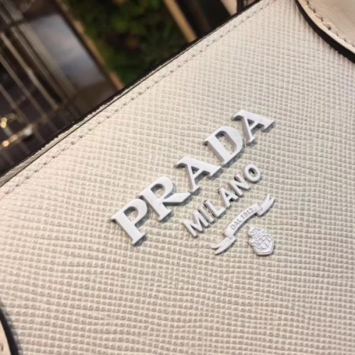 Pra*a-bag-51