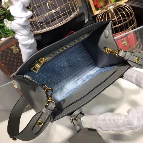 Pra*a-bag-54