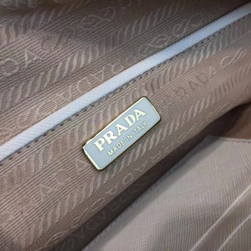 Pra*a-bag-58