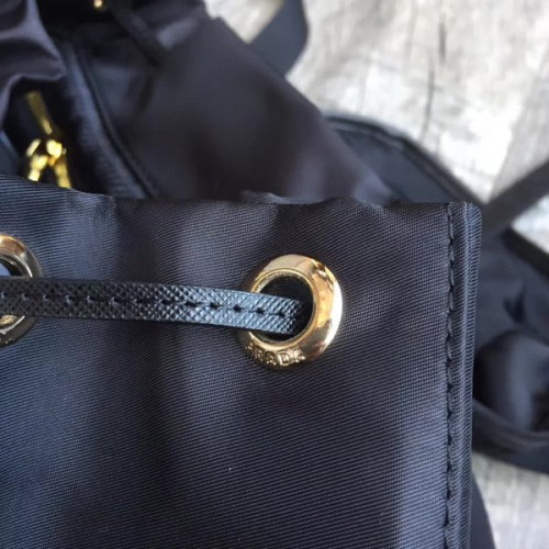 Pra*a-bag-82