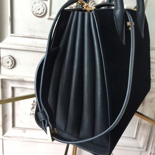 Pra*a-bibliotheque-replica-bag-black-9