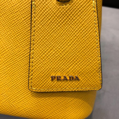 Pra*a-saffiano-4