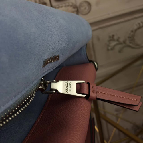 Pra*a-shoulder-bag-3