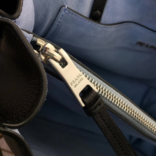 Pra*a-shoulder-bag-4