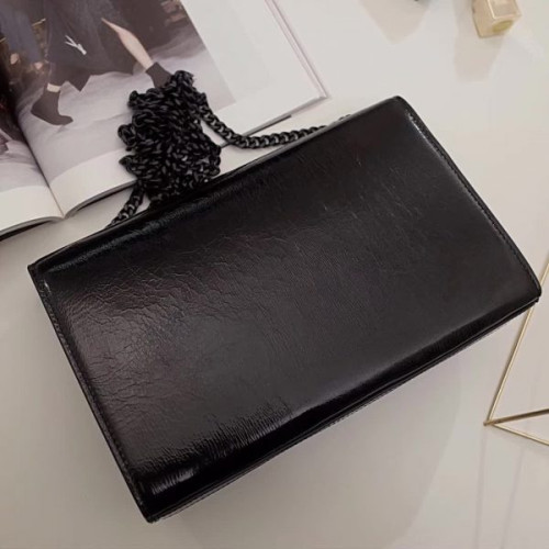 Y*L-monogram-kate-81